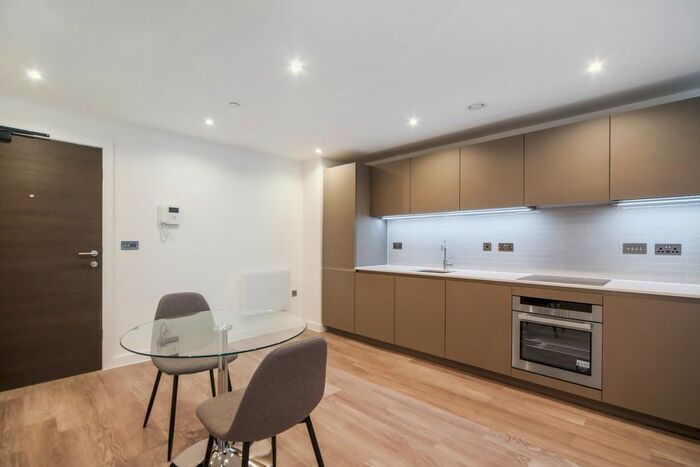 1 Bedroom Flat To Rent In Landrow Place, 86 Lionel Street, Birmingham B3