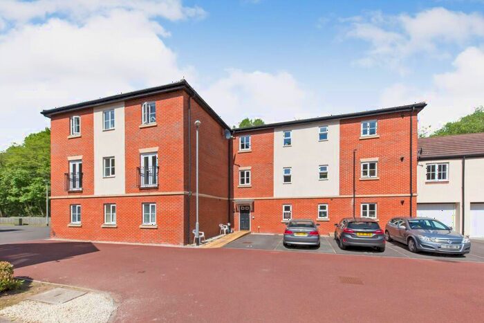 2 Bedroom Apartment To Rent In De Lacy House Bath Vale, Congleton, Cheshire, CW12