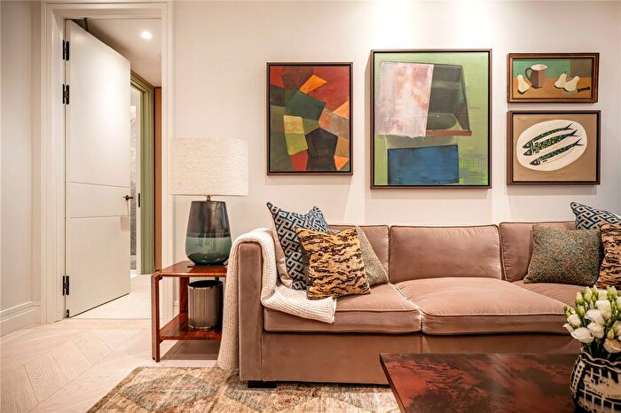 1 Bedroom Flat To Rent In Carrington Street, Mayfair, London, W1J