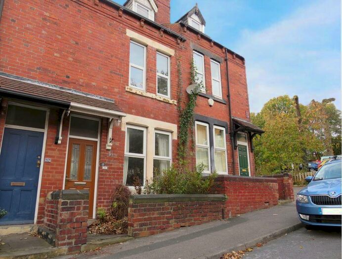 3 Bedroom Terraced House To Rent In Greenwood Mount, Leeds, LS6