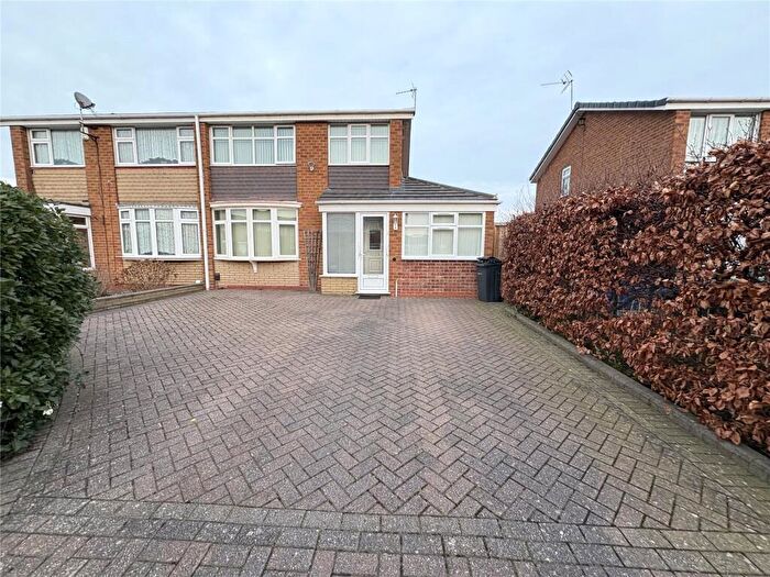3 Bedroom Semi-Detached House For Sale In Gatwick Road, Birmingham, West Midlands, B35