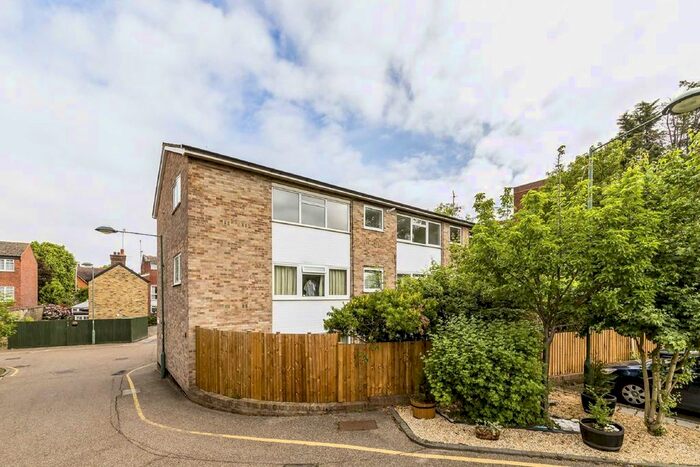 1 Bedroom Flat To Rent In Carlisle Close, Norbiton, Kingston Upon Thames, KT2