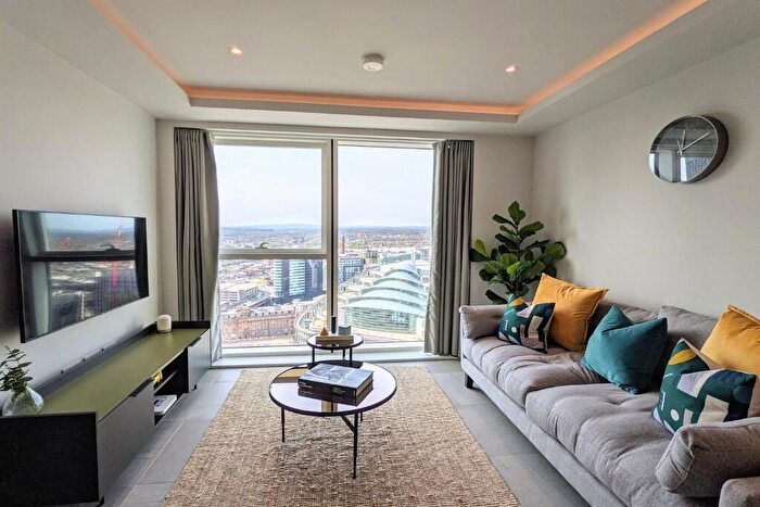 1 Bedroom Apartment To Rent In Rochdale Road, Manchester, Greater Manchester, M4