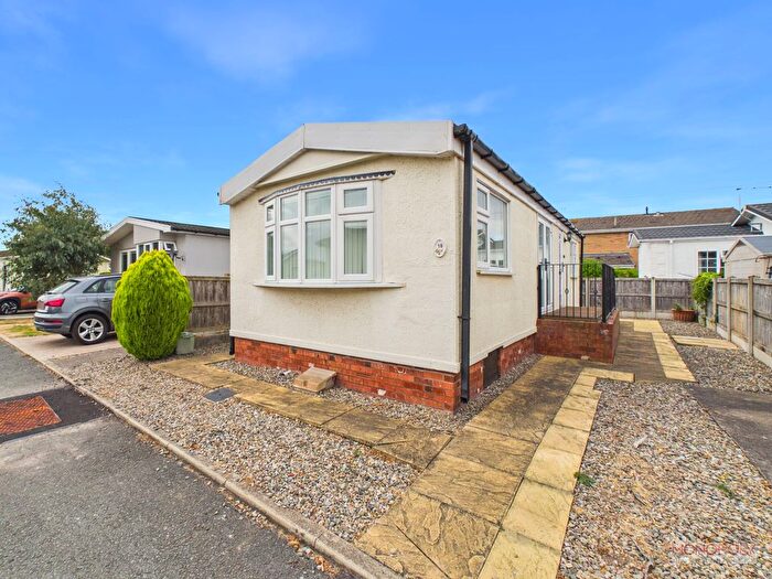1 Bedroom Park Home For Sale In Oakfield Park, Llay, LL12