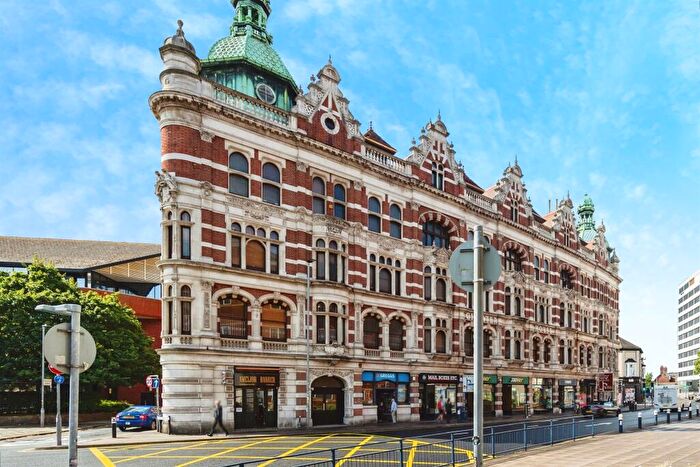 3 Bedroom Flat For Sale In Lord Montgomery Way, Portsmouth, PO1