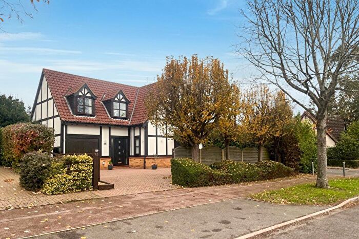 4 Bedroom Detached House For Sale In Chepstow Drive, Bletchley, Milton Keynes, MK3