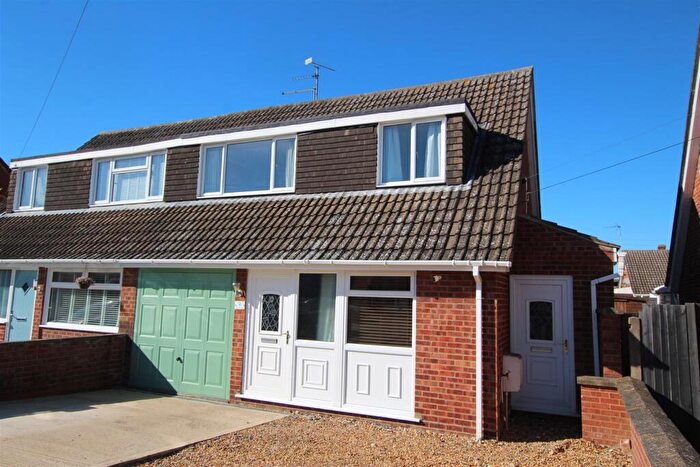 3 Bedroom Semi-Detached House For Sale In St. Botolphs Way, Thorney, Peterborough, PE6