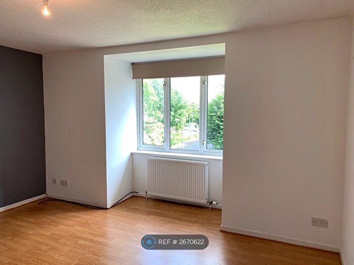 2 Bedroom Flat To Rent In Bulldale Street, Glasgow, G14