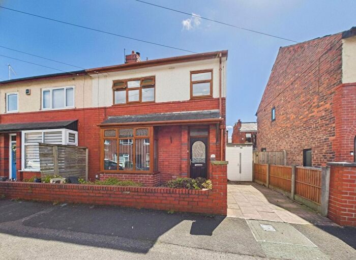 4 Bedroom Semi-detached House For Sale In Lulworth Road, Fulwood, Preston, PR2