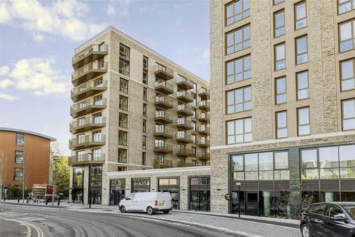 2 Bedroom Flat To Rent In Capital Interchange Way, Brentford, TW8