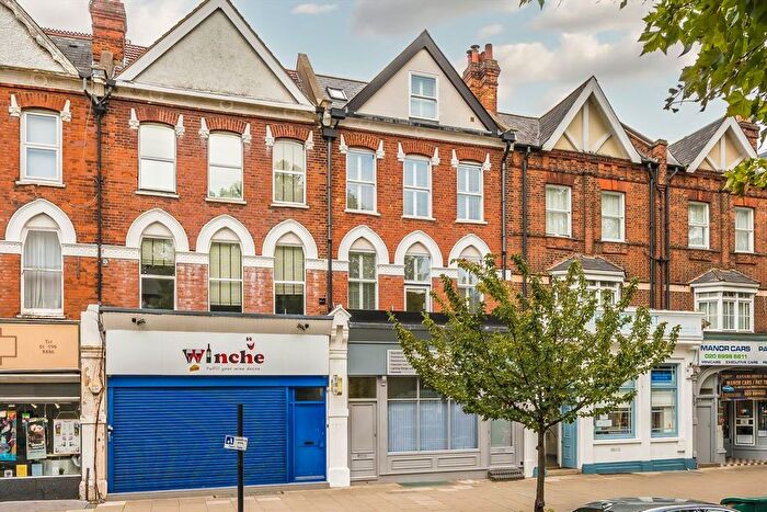2 Bedroom Flat To Rent In The Avenue, Ealing, W13