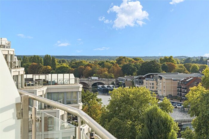 3 Bedroom Flat For Sale In Henry Macaulay Avenue, Kingston Upon Thames, KT2