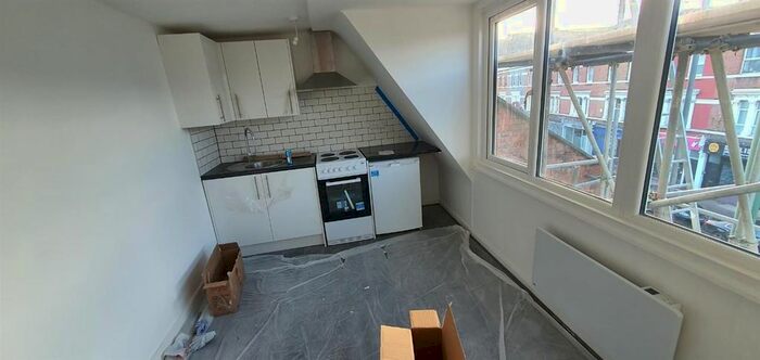1 Bedroom Flat To Rent In Putney Bridge Road, Flat, London, SW15
