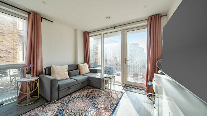 1 Bedroom Flat For Sale In Laidlaw House, Medawar Drive, London, NW7