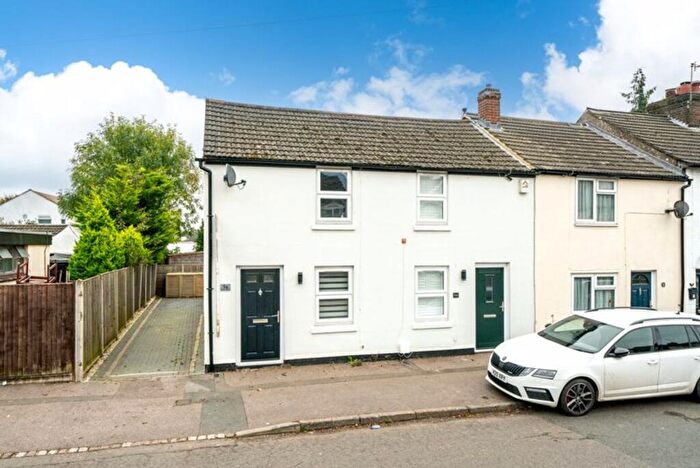2 Bedroom End Of Terrace House For Sale In Front Street, Slip End, LU1