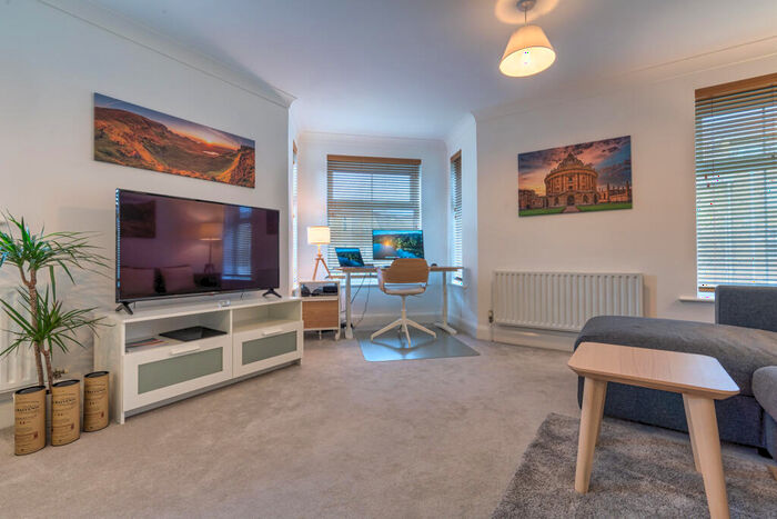 2 Bedroom Apartment To Rent In Stone Meadow, Oxford, OX2