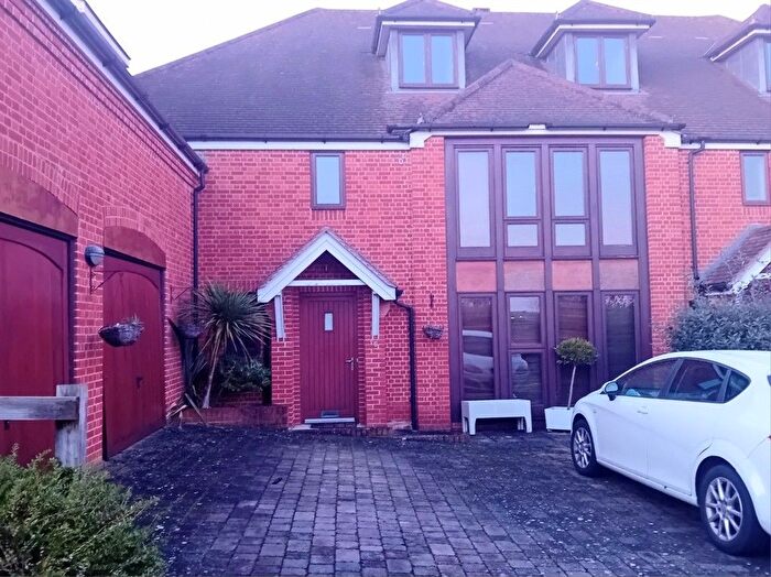 4 Bedroom Semi-Detached House For Sale In Manor Barns Lane, Finchampstead, Wokingham, RG40