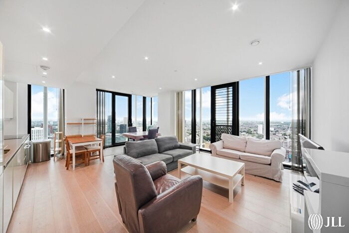 3 Bedroom Flat To Rent In Stratosphere Tower, London, E15