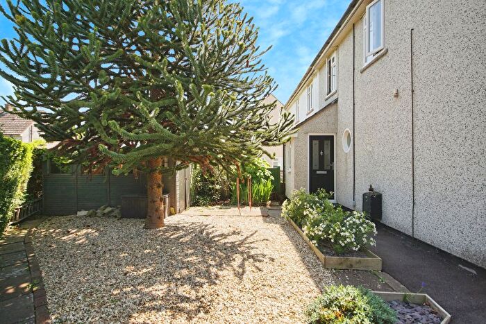 3 Bedroom Semi-Detached House For Sale In Lansdown Road, Pucklechurch, Bristol, BS16