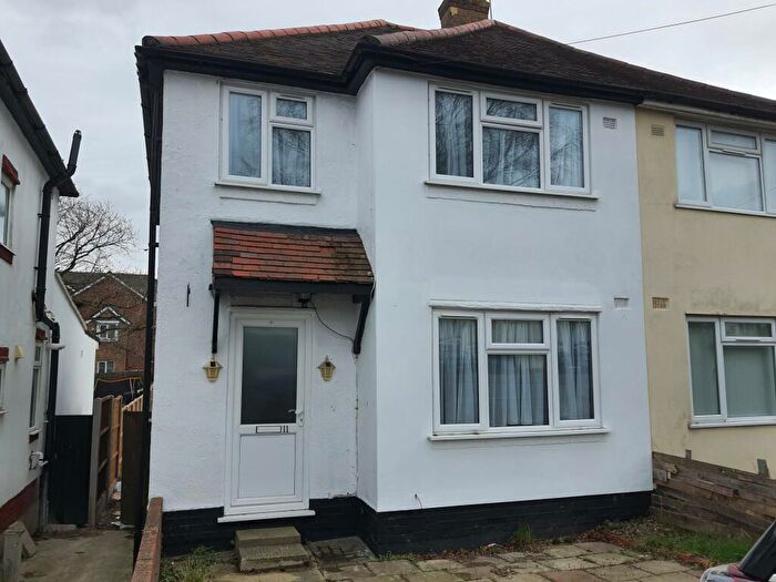 3 Bedroom Semi-Detached House To Rent In Leicester Road, Luton, LU4
