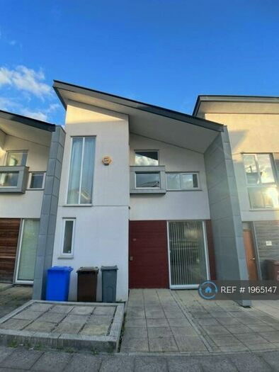 3 Bedroom Terraced House To Rent In Lloyd Wright Avenue, Manchester, M11