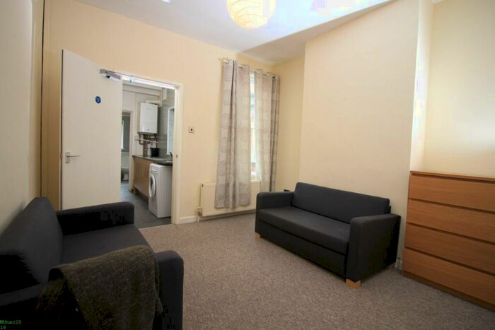 3 Bedroom Terraced House To Rent In Sovereign Road, Earlsdon, Coventry, CV5