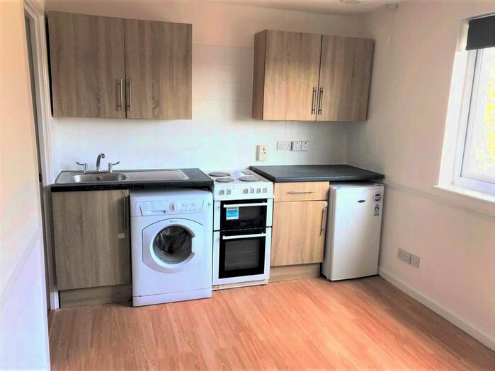 1 Bedroom Flat To Rent In Tangmere Drive, Danescourt, Cardiff, CF5