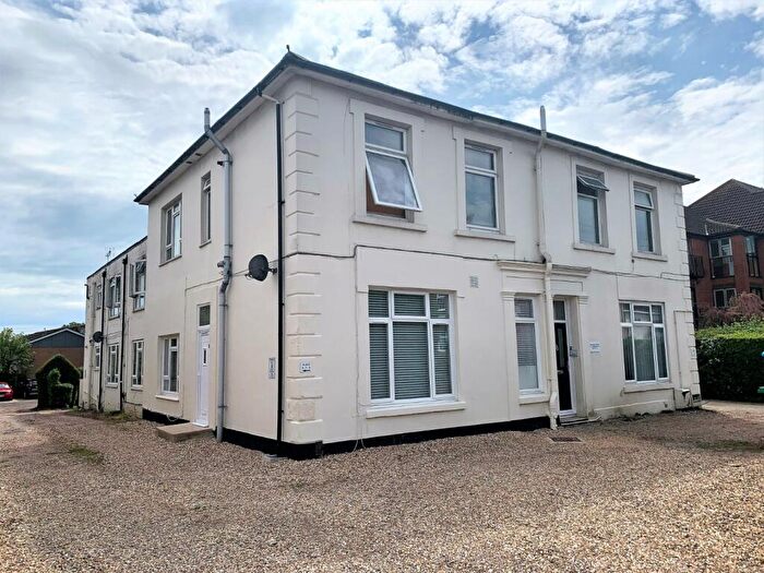 2 Bedroom Flat For Sale In Waterloo Road, Freemantle, Southampton, Hampshire, SO15