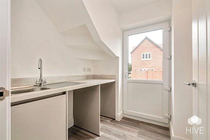 4 Bedroom Detached House For Sale In Station Road, Fordingbridge, SP6