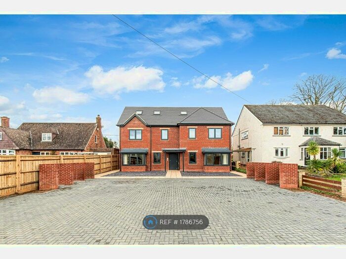 1 Bedroom Flat To Rent In Bicester Road, Kidlington, OX5