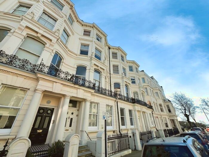 2 Bedroom Apartment To Rent In Palmeira Avenue, Hove, BN3