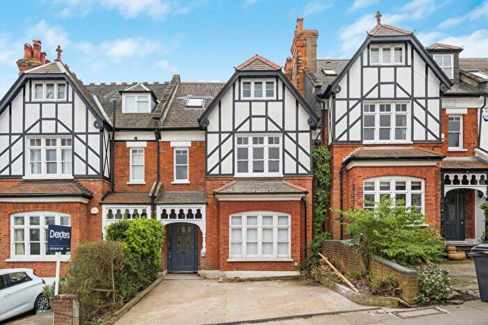 4 Bedroom Flat For Sale In Onslow Gardens, London, N10