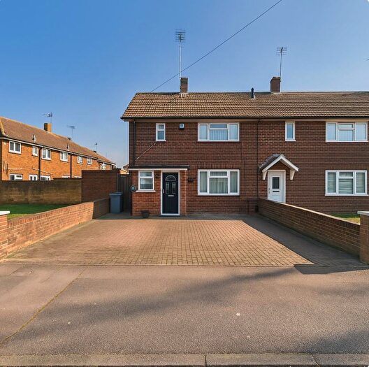 3 Bedroom End Of Terrace House To Rent In Wainwright Avenue, Hutton, Brentwood, CM13