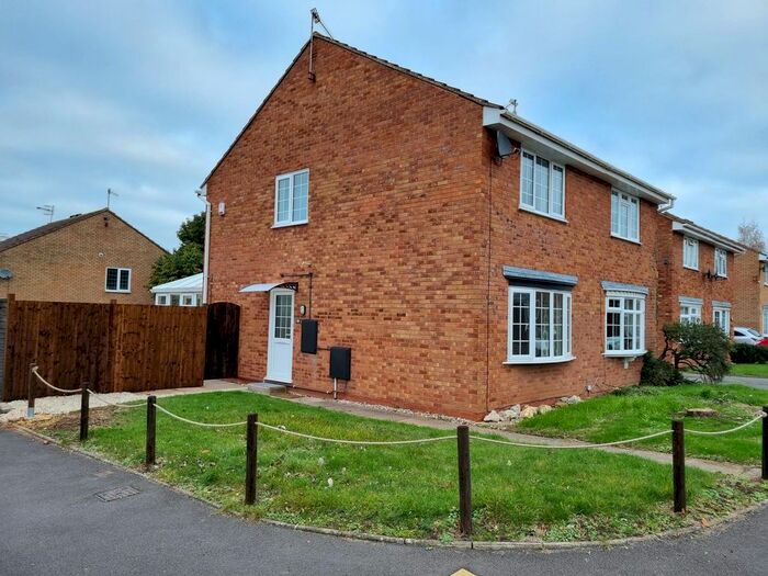 2 Bedroom Semi-Detached House To Rent In Henley Drive, Droitwich WR9