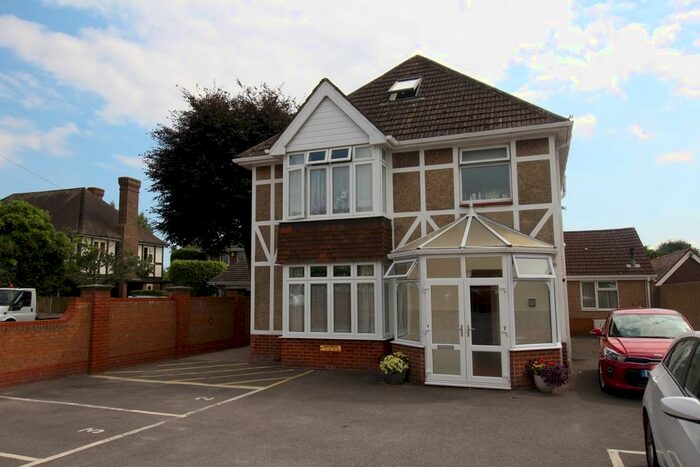 1 Bedroom Flat To Rent In West Street, Portchester, Fareham, Hampshire, PO16