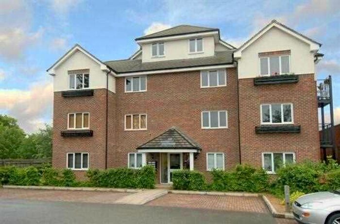1 Bedroom Flat To Rent In Lincoln Court, Denham, Uxbridge, UB9