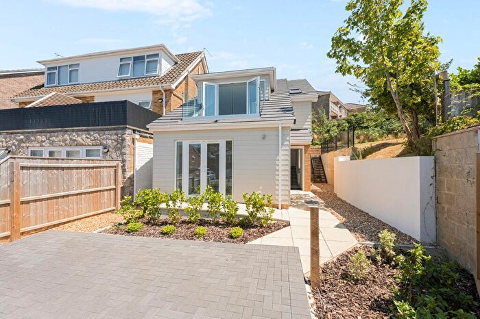 3 Bedroom Detached House For Sale In Haymoor Road, Poole, BH15