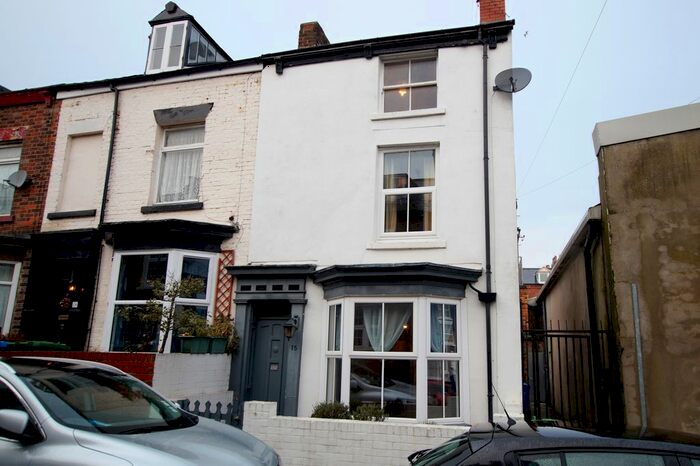 3 Bedroom End Of Terrace House To Rent In Union Street, Scarborough, YO11