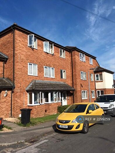 2 Bedroom Flat To Rent In Rose Street, Swindon, SN2