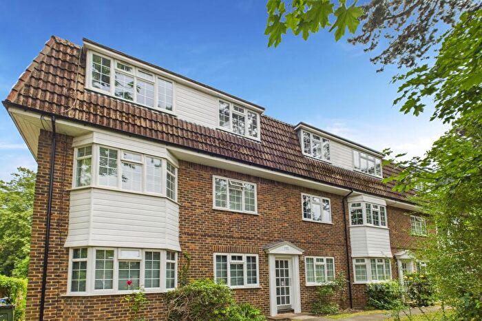 2 Bedroom Flat For Sale In Alexandra Road, Epsom, Surrey, KT17