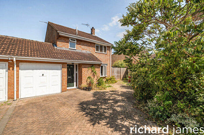 4 Bedroom Detached House For Sale In Cromwell, Freshbrook, Swindon, SN5
