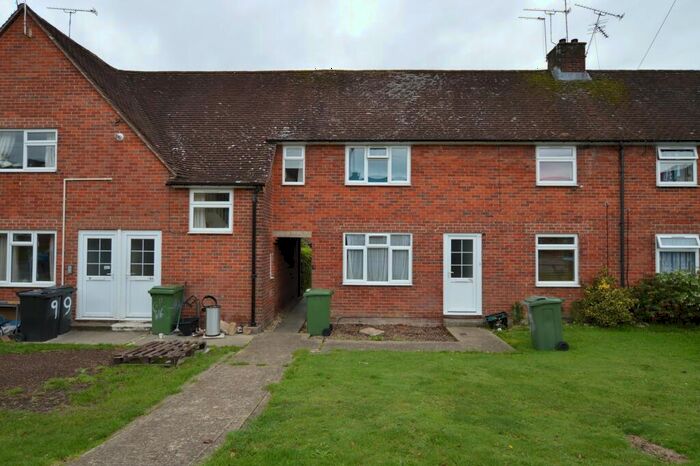 1 Bedroom Flat To Rent In Kings Avenue, Winchester, SO22