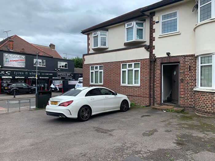 7 Bedroom Semi-Detached House To Rent In Chigwell Road, London, E18