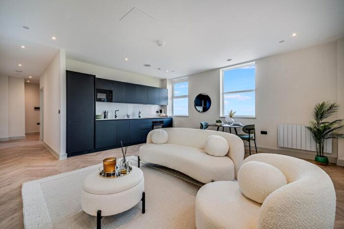 1 Bedroom Apartment For Sale In High Street, Billericay, CM12
