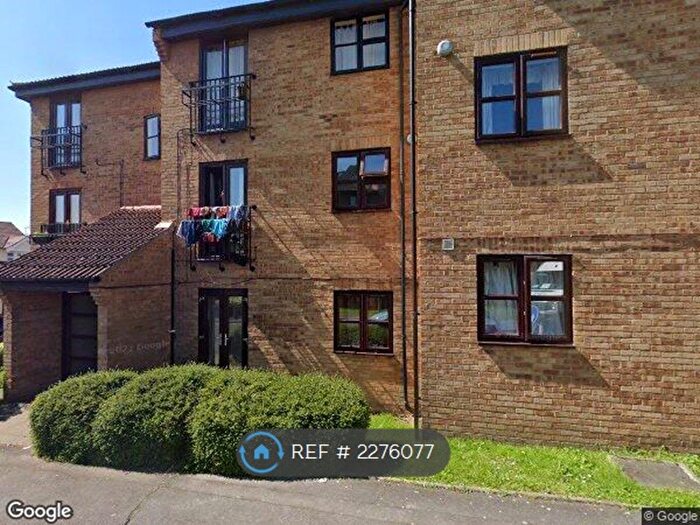 2 Bedroom Flat To Rent In Shafter Road, Dagenham, RM10