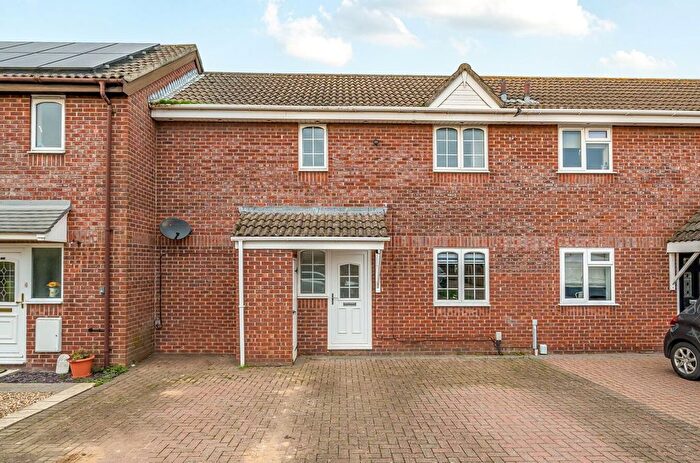 3 Bedroom Terraced House For Sale In Tawny Owl Close, Covingham, Swindon, SN3
