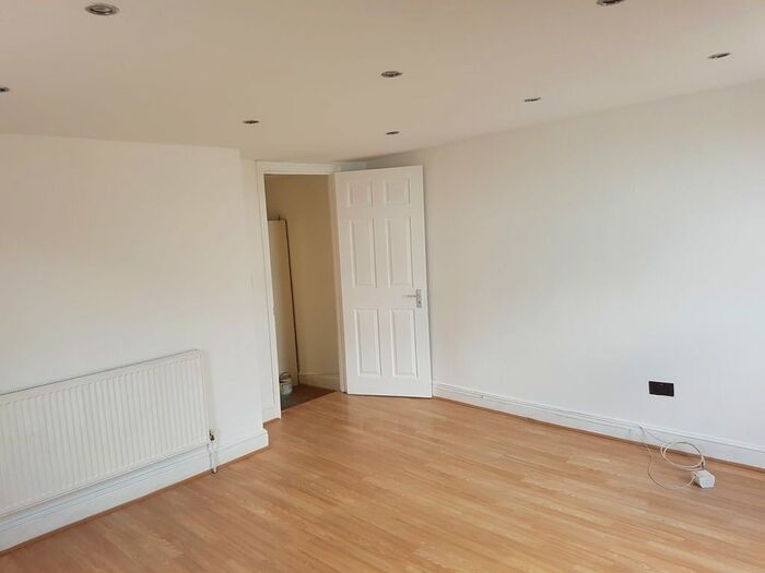 1 Bedroom Flat To Rent In Dock Road, Tilbury, RM18