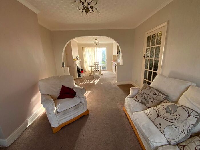 3 Bedroom Terraced House For Sale In Benhurst Avenue, Elm Park, Hornchurch, Essex, RM12