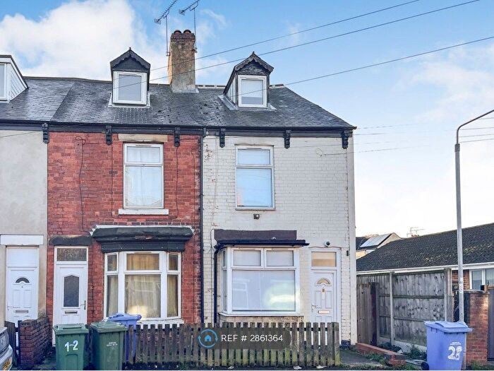 3 Bedroom End Of Terrace House To Rent In Clinton St, Worksop, S80