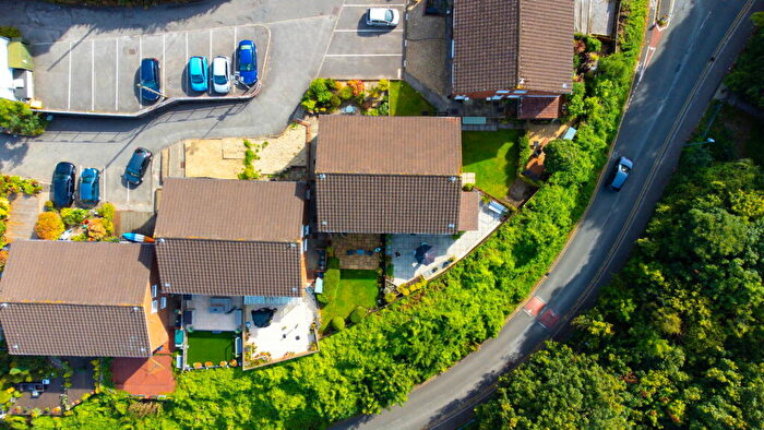 2 Bedroom Flat For Sale In Northcliffe Drive, Penarth, CF64